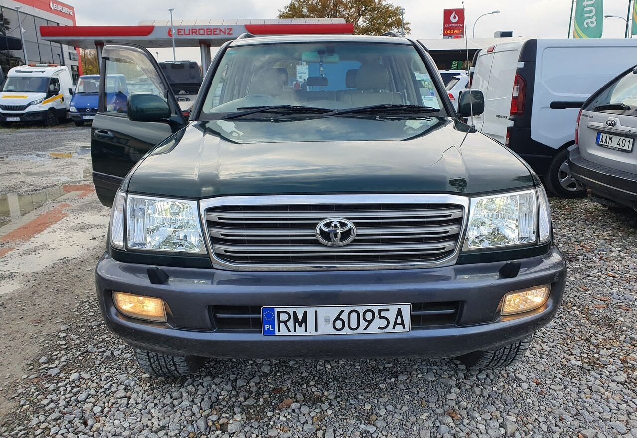 Toyota LAND CRUISER 100 4,2 TD KLIMA 7 OSOB - Voiture: photos 3 Toyota LAND CRUISER 100 4,2 TD KLIMA 7 OSOB - Voiture: photos 3