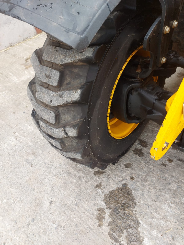 Engins de chantier JCB 525-60: photos 13
