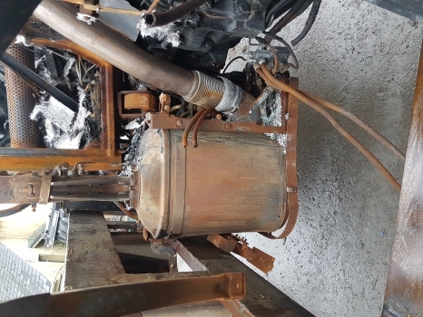 Case Maxxum 115, 125, 145 Steyr Profi 4115, 4125 Engine Exhaust Muffler 47828013 - Silencieux pour Tracteur agricole: photos 1 Case Maxxum 115, 125, 145 Steyr Profi 4115, 4125 Engine Exhaust Muffler 47828013 - Silencieux pour Tracteur agricole: photos 1