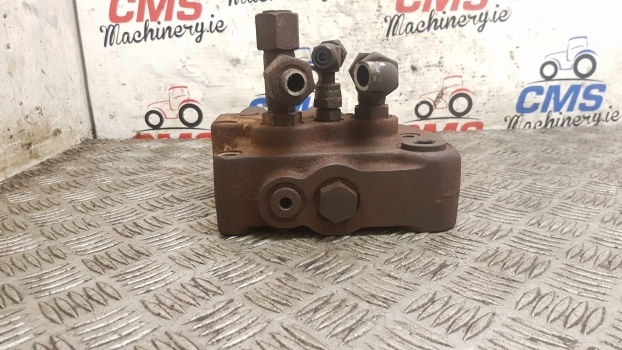 Case Maxxum Mx, Magnum 7000 Series Mx110 Hydraulic Hitch Valve Body 199107a1 - Valve hydraulique pour Tracteur agricole: photos 3 Case Maxxum Mx, Magnum 7000 Series Mx110 Hydraulic Hitch Valve Body 199107a1 - Valve hydraulique pour Tracteur agricole: photos 3