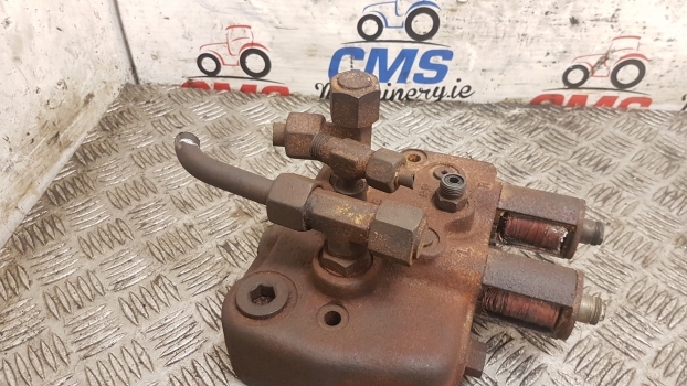 Case Maxxum Mx, Magnum 7000 Series Mx110 Hydraulic Hitch Valve Body 199107a1 - Valve hydraulique pour Tracteur agricole: photos 4 Case Maxxum Mx, Magnum 7000 Series Mx110 Hydraulic Hitch Valve Body 199107a1 - Valve hydraulique pour Tracteur agricole: photos 4
