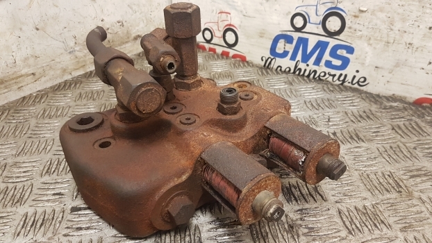 Case Maxxum Mx, Magnum 7000 Series Mx110 Hydraulic Hitch Valve Body 199107a1 - Valve hydraulique pour Tracteur agricole: photos 5 Case Maxxum Mx, Magnum 7000 Series Mx110 Hydraulic Hitch Valve Body 199107a1 - Valve hydraulique pour Tracteur agricole: photos 5