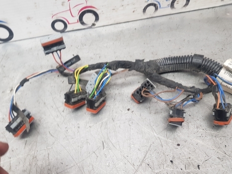 Case Puma New Holland T7.200 Switch Panel Harness 87392592, 87714809, 87720039 - Câble/ Fil pour Tracteur agricole: photos 4 Case Puma New Holland T7.200 Switch Panel Harness 87392592, 87714809, 87720039 - Câble/ Fil pour Tracteur agricole: photos 4