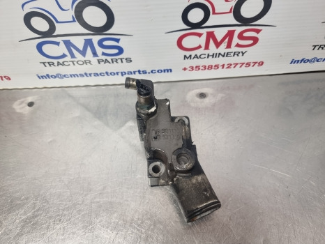 Claas Ares 656rc, Ariom, Axion, Thermostat Body 6005023476, R501130, R131016 - Culasse: photos 2 Claas Ares 656rc, Ariom, Axion, Thermostat Body 6005023476, R501130, R131016 - Culasse: photos 2