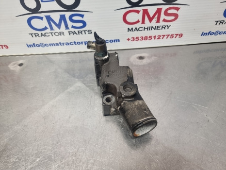 Claas Ares 656rc, Ariom, Axion, Thermostat Body 6005023476, R501130, R131016 - Culasse: photos 1 Claas Ares 656rc, Ariom, Axion, Thermostat Body 6005023476, R501130, R131016 - Culasse: photos 1