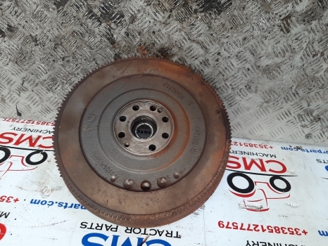 Claas Ares 800 Series 815 - 836 4wd Engine Flywheel 7700050637, R500317, R501411 - Volant moteur pour Tracteur agricole: photos 1 Claas Ares 800 Series 815 - 836 4wd Engine Flywheel 7700050637, R500317, R501411 - Volant moteur pour Tracteur agricole: photos 1