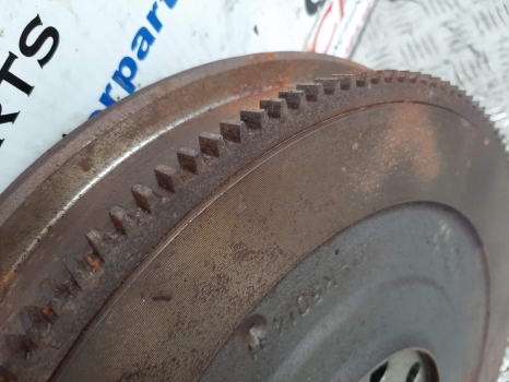 Claas Ares 800 Series 815 - 836 4wd Engine Flywheel 7700050637, R500317, R501411 - Volant moteur pour Tracteur agricole: photos 2 Claas Ares 800 Series 815 - 836 4wd Engine Flywheel 7700050637, R500317, R501411 - Volant moteur pour Tracteur agricole: photos 2