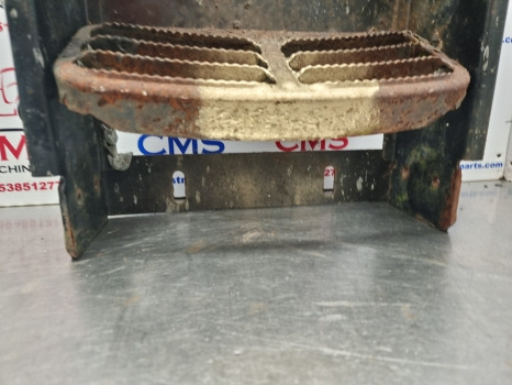 Claas Arion 600, 640, 500, 600 Foot Step Lhs 0012609203, 0012609204 - Marchepied: photos 4 Claas Arion 600, 640, 500, 600 Foot Step Lhs 0012609203, 0012609204 - Marchepied: photos 4
