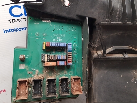 Claas Arion Axion Series Ecu, Fuse Box Kit 26134830, 22347672, 0026134830 - Fusible pour Tracteur agricole: photos 4 Claas Arion Axion Series Ecu, Fuse Box Kit 26134830, 22347672, 0026134830 - Fusible pour Tracteur agricole: photos 4