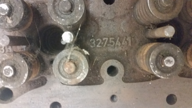 Cummins Engine Cylinder Head 3275441 - Culasse pour Tracteur agricole: photos 2 Cummins Engine Cylinder Head 3275441 - Culasse pour Tracteur agricole: photos 2