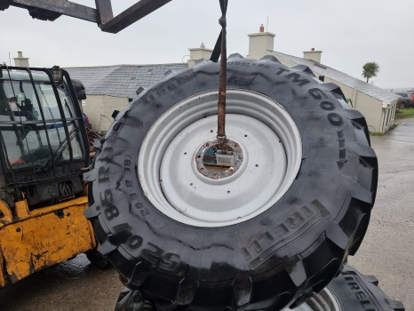 Deutz Agrotron M620, Deutz, Rear Wheels Pair 20.8r38, 520/85 R38 - Roue complète: photos 2 Deutz Agrotron M620, Deutz, Rear Wheels Pair 20.8r38, 520/85 R38 - Roue complète: photos 2
