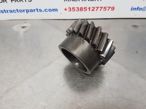 Deutz D7807c, 06, 07, Dx 3.90, Dx3.70, D6806 Transmission Gear Z 19 04306932 - Arbre à cardan pour Tracteur agricole: photos 3 Deutz D7807c, 06, 07, Dx 3.90, Dx3.70, D6806 Transmission Gear Z 19 04306932 - Arbre à cardan pour Tracteur agricole: photos 3