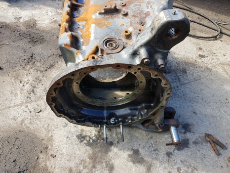 Fendt 724 S4, 700 Series, Rear Axle Housing, Central Housing 103004200000 - Essieu arrière: photos 5 Fendt 724 S4, 700 Series, Rear Axle Housing, Central Housing 103004200000 - Essieu arrière: photos 5