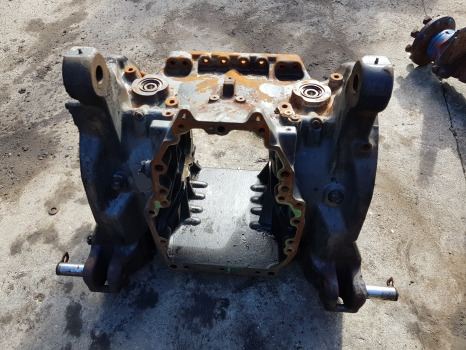 Fendt 724 S4, 700 Series, Rear Axle Housing, Central Housing 103004200000 - Essieu arrière: photos 1 Fendt 724 S4, 700 Series, Rear Axle Housing, Central Housing 103004200000 - Essieu arrière: photos 1