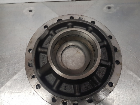 Fendt 724 S4, 716, 718, 720, 724 Rear Axle Bearing Support 743150010051 - Essieu arrière: photos 4 Fendt 724 S4, 716, 718, 720, 724 Rear Axle Bearing Support 743150010051 - Essieu arrière: photos 4
