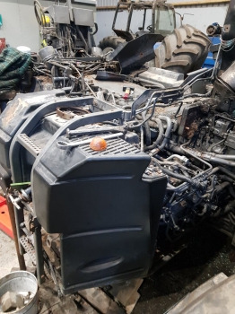 Fendt 928 Fuel Tank Secondary H931202061020 - Réservoir de carburant: photos 3 Fendt 928 Fuel Tank Secondary H931202061020 - Réservoir de carburant: photos 3