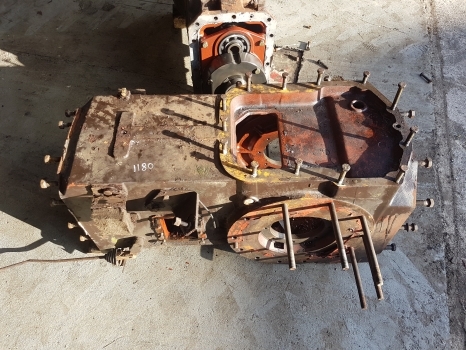 Fiat 1180 Rear Axle Central Case 5107674, 5107675 - Essieu arrière pour Tracteur agricole: photos 1 Fiat 1180 Rear Axle Central Case 5107674, 5107675 - Essieu arrière pour Tracteur agricole: photos 1