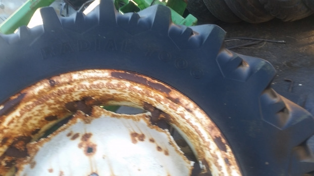 Fiat 90-90, 90 Series Rear Wheel And Tyre 16.9 R34 - Roue complète pour Machine agricole: photos 3 Fiat 90-90, 90 Series Rear Wheel And Tyre 16.9 R34 - Roue complète pour Machine agricole: photos 3