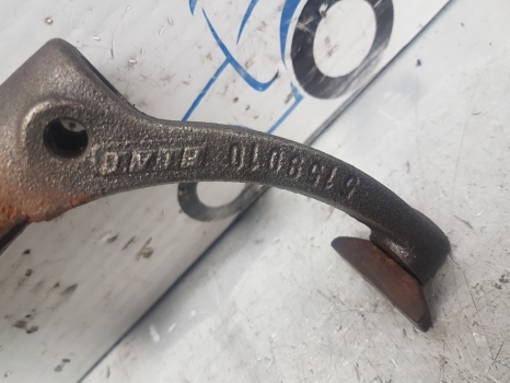 Fiat F Series F115, F120, F130, F140 Clutch Control Fork Assembly 5159010 - Embrayage et pièces pour Tracteur agricole: photos 2 Fiat F Series F115, F120, F130, F140 Clutch Control Fork Assembly 5159010 - Embrayage et pièces pour Tracteur agricole: photos 2