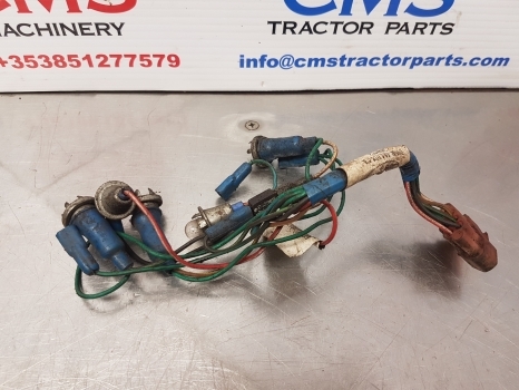 Ford 10, 6610, 5610, 4610 Series Ap Cab Wirring Loom D9nn14a104aa - Câble/ Fil pour Tracteur agricole: photos 2 Ford 10, 6610, 5610, 4610 Series Ap Cab Wirring Loom D9nn14a104aa - Câble/ Fil pour Tracteur agricole: photos 2