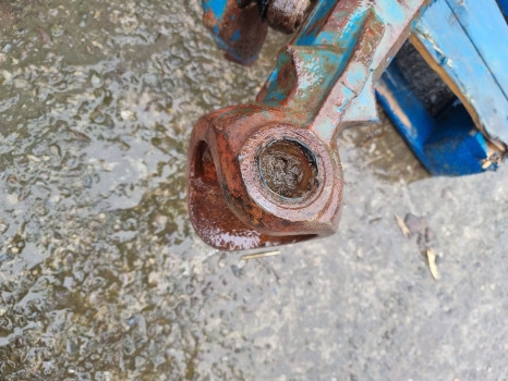 Ford 10 S Front Carraro 709/19s2 Front Axle Beam Housing 18738 Car121002 - Essieu avant: photos 4 Ford 10 S Front Carraro 709/19s2 Front Axle Beam Housing 18738 Car121002 - Essieu avant: photos 4