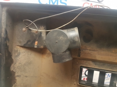 Ford 10 Series 5610, 6410, 6610, 6710 Lp Cab Interior Roof Panel E5nn94502b84aa - Cabine et intérieur pour Tracteur agricole: photos 3 Ford 10 Series 5610, 6410, 6610, 6710 Lp Cab Interior Roof Panel E5nn94502b84aa - Cabine et intérieur pour Tracteur agricole: photos 3