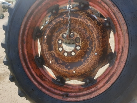 Ford 13.6 R38 Wheel - Roue complète pour Tracteur agricole: photos 5 Ford 13.6 R38 Wheel - Roue complète pour Tracteur agricole: photos 5