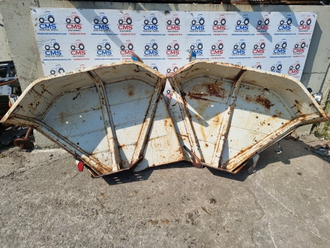 Ford 5000, 6000, 7000 Mudguard Pair As Pictures, 82008463, 82008463 - Aile: photos 1 Ford 5000, 6000, 7000 Mudguard Pair As Pictures, 82008463, 82008463 - Aile: photos 1