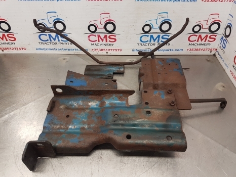 Ford 6610, 7710, Battery Support And Pannel Support E4nn16b814cb, E5nn10769aa - Accumulateur pour Tracteur agricole: photos 1 Ford 6610, 7710, Battery Support And Pannel Support E4nn16b814cb, E5nn10769aa - Accumulateur pour Tracteur agricole: photos 1