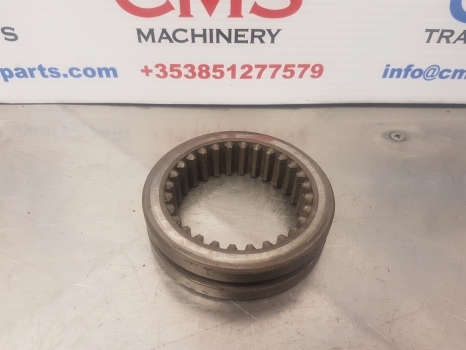 Ford 6640, 7840, 8240, Ts100, Tsa115 Transmission Coupling 81864533 - Boîte de vitesse et pièces pour Tracteur agricole: photos 1 Ford 6640, 7840, 8240, Ts100, Tsa115 Transmission Coupling 81864533 - Boîte de vitesse et pièces pour Tracteur agricole: photos 1