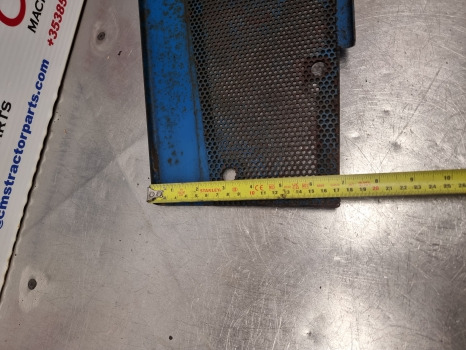 Calandre Ford 7910, 7810, 8210 Engine Side Guard, Shield Grill F0nn10n333aa11b: photos 6 Calandre Ford 7910, 7810, 8210 Engine Side Guard, Shield Grill F0nn10n333aa11b: photos 6