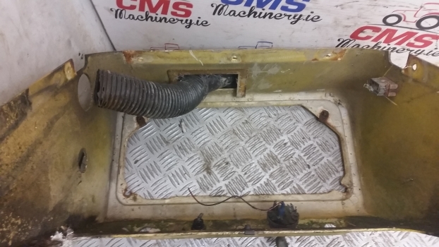 Ford Digger 555 Dashboard Plastic Panel. Check The Photos. - Panel de instrumentos pour Tractopelle: photos 3 Ford Digger 555 Dashboard Plastic Panel. Check The Photos. - Panel de instrumentos pour Tractopelle: photos 3