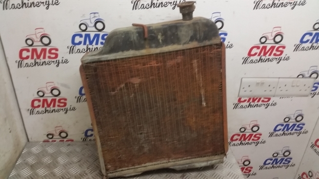 Ford Engine Water Cooling Radiator With Cowling - Radiateur pour Tracteur agricole: photos 3 Ford Engine Water Cooling Radiator With Cowling - Radiateur pour Tracteur agricole: photos 3