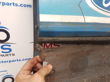 Ford Front Grille With Screen Welded D5nn8a133a98g, E4nn8a047aa, E4nn8a047bb - Calandre pour Tracteur agricole: photos 5 Ford Front Grille With Screen Welded D5nn8a133a98g, E4nn8a047aa, E4nn8a047bb - Calandre pour Tracteur agricole: photos 5