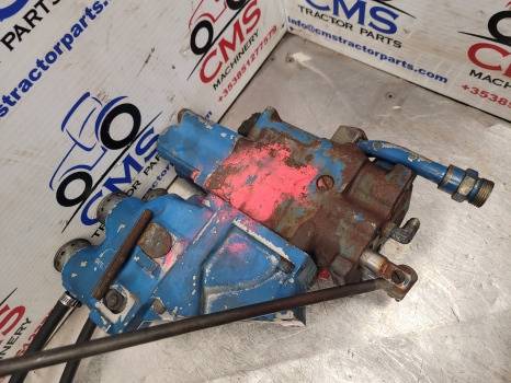 Ford New Holland Ts, 60, 10, 30, Tw, 40 Hydraulic Spool Valve Assy E9nnb950bb - Hydraulique: photos 4 Ford New Holland Ts, 60, 10, 30, Tw, 40 Hydraulic Spool Valve Assy E9nnb950bb - Hydraulique: photos 4