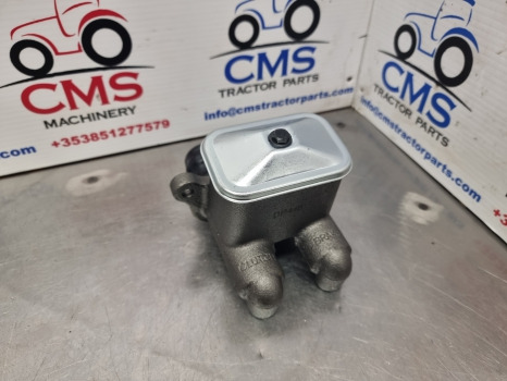 Ford Tw10, Tw Series, 9600 Brake Master Cylinder C7nn2140a, D3nn2140a - Cylindre de frein pour Machine agricole: photos 3 Ford Tw10, Tw Series, 9600 Brake Master Cylinder C7nn2140a, D3nn2140a - Cylindre de frein pour Machine agricole: photos 3