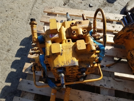 Hyundai Robex 130lc-3 Main Hydraulic Control Valve Assy 31e6-00050; Ux22-38; - Valve hydraulique pour Pelle: photos 1 Hyundai Robex 130lc-3 Main Hydraulic Control Valve Assy 31e6-00050; Ux22-38; - Valve hydraulique pour Pelle: photos 1