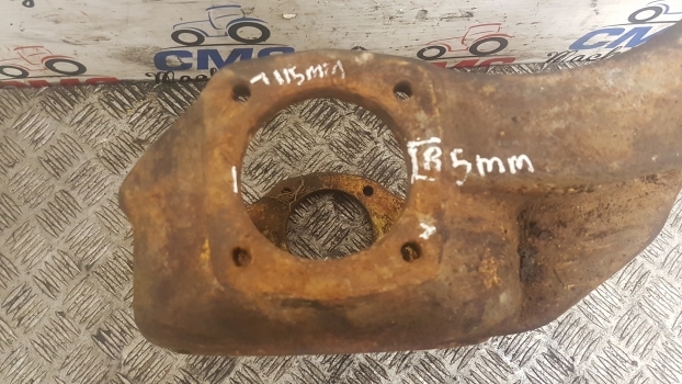 Jcb 3cx Front Axle Steering Spindle Swivel Housing Rhs 448/07401 - Fusée d'essieu pour Tractopelle: photos 2 Jcb 3cx Front Axle Steering Spindle Swivel Housing Rhs 448/07401 - Fusée d'essieu pour Tractopelle: photos 2