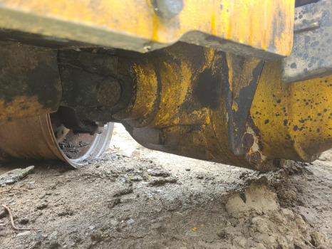 Jcb 530-105 Front axle differential unit complete 18.16/1 18.16:1, 18.16:1, 453/3338 - Essieu avant pour Machine agricole: photos 1 Jcb 530-105 Front axle differential unit complete 18.16/1 18.16:1, 18.16:1, 453/3338 - Essieu avant pour Machine agricole: photos 1
