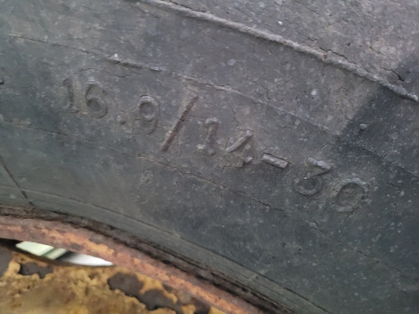 John Deere 2130 Rear Wheel Rim And Tyre 16.9/14-30, R30, At30619 - Roue complète: photos 4 John Deere 2130 Rear Wheel Rim And Tyre 16.9/14-30, R30, At30619 - Roue complète: photos 4