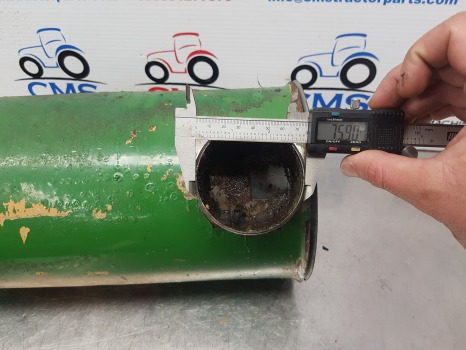 John Deere 3040, 3140, 2140, 2141, 2040s, Air Cleaner Filter Box Al31569 - Système d'admission d'air: photos 5 John Deere 3040, 3140, 2140, 2141, 2040s, Air Cleaner Filter Box Al31569 - Système d'admission d'air: photos 5