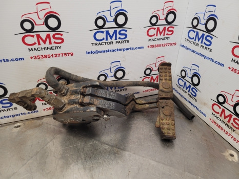 John Deere 3050, 3350, 3040 Sg2 Cab Brake Master Cylinder, Pedal Kit Al33145 - Pièces de frein pour Machine agricole: photos 1 John Deere 3050, 3350, 3040 Sg2 Cab Brake Master Cylinder, Pedal Kit Al33145 - Pièces de frein pour Machine agricole: photos 1