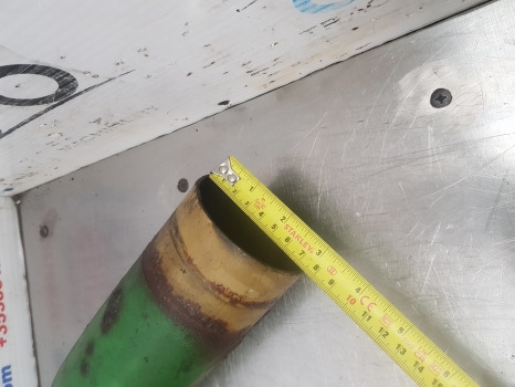 John Deere 3050, 3350, 3650, 3055, 3155, 3355, Air Intake Tube Al60762 - Système d'admission d'air: photos 4 John Deere 3050, 3350, 3650, 3055, 3155, 3355, Air Intake Tube Al60762 - Système d'admission d'air: photos 4