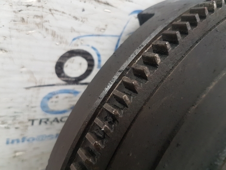 John Deere 3130, 3030, 1830, 2030, 2130 Flywheel At26482, Ar92508 - Volant moteur pour Tracteur agricole: photos 3 John Deere 3130, 3030, 1830, 2030, 2130 Flywheel At26482, Ar92508 - Volant moteur pour Tracteur agricole: photos 3