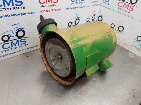 John Deere 3130, 3030, 3135, Air Cleaner Filter Box Al25278 - Système d'admission d'air: photos 2 John Deere 3130, 3030, 3135, Air Cleaner Filter Box Al25278 - Système d'admission d'air: photos 2