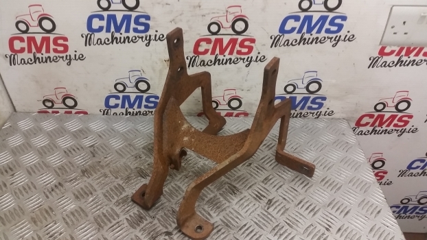 John Deere 3200, 3400 Telehandler Exhaust Muffler, Silencer Bracket Az57460 - Silencieux pour Chariot télescopique: photos 3 John Deere 3200, 3400 Telehandler Exhaust Muffler, Silencer Bracket Az57460 - Silencieux pour Chariot télescopique: photos 3