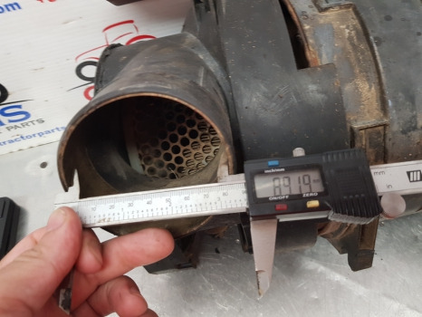 John Deere 6100, 6610, Se6100, Se6400, 6300, 6400 Engine Air Filter Al78030 - Système d'admission d'air: photos 5 John Deere 6100, 6610, Se6100, Se6400, 6300, 6400 Engine Air Filter Al78030 - Système d'admission d'air: photos 5