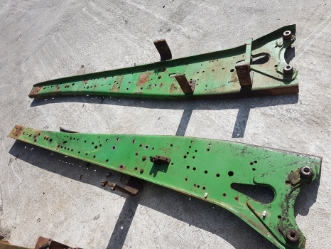 John Deere 6610, 6510, 6605 Premuim Main Frame, Mounting Pair L113352, L113353 - Fenêtre et pièces pour Tracteur agricole: photos 1 John Deere 6610, 6510, 6605 Premuim Main Frame, Mounting Pair L113352, L113353 - Fenêtre et pièces pour Tracteur agricole: photos 1