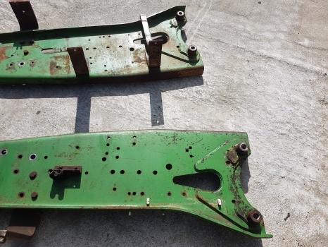 John Deere 6610, 6510, 6605 Premuim Main Frame, Mounting Pair L113352, L113353 - Fenêtre et pièces pour Tracteur agricole: photos 4 John Deere 6610, 6510, 6605 Premuim Main Frame, Mounting Pair L113352, L113353 - Fenêtre et pièces pour Tracteur agricole: photos 4