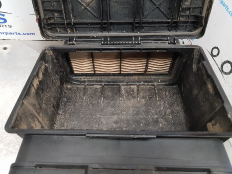 John Deere 6r 185, 6r, 6m Series, Air Cleaner Filter Box Al218934, Al229135 - Système d'admission d'air: photos 4 John Deere 6r 185, 6r, 6m Series, Air Cleaner Filter Box Al218934, Al229135 - Système d'admission d'air: photos 4